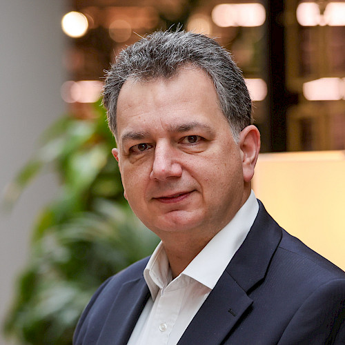  - George Parapadakis